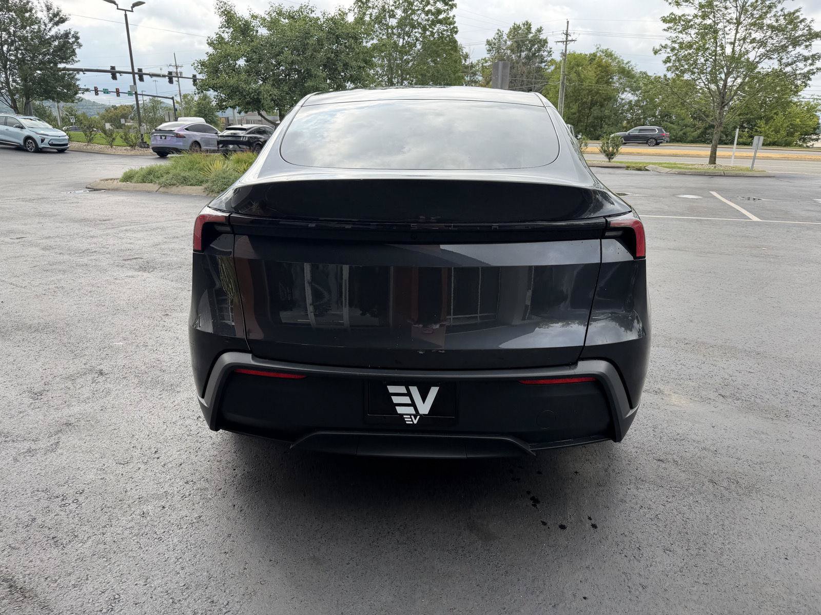 Used 2026 Tesla Model Y 2WD image 7