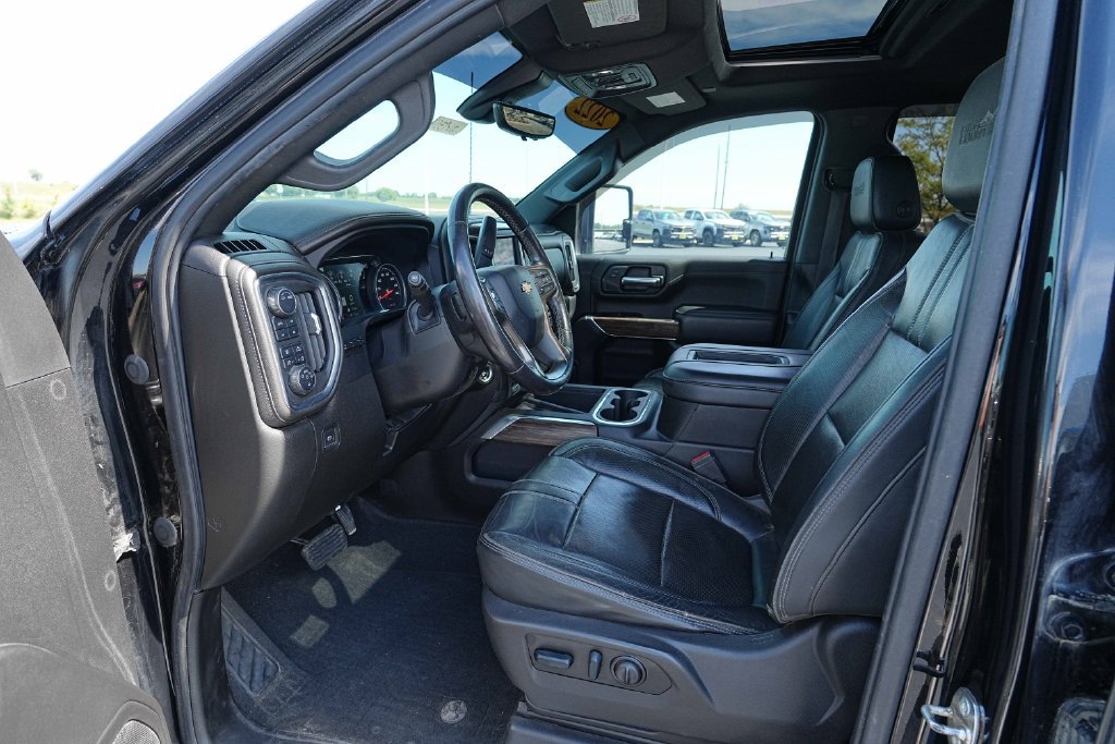 Used 2022 Chevrolet Silverado 3500 High Country w/ Z71 Off-Road Package AWD/4WD image 11