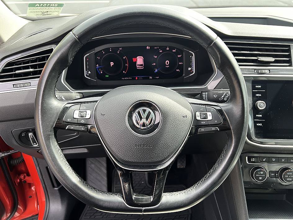Used 2019 Volkswagen Tiguan SEL AWD/4WD image 13