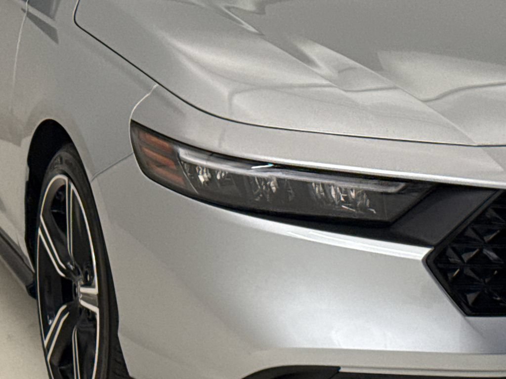 Used 2025 Honda Accord Sport image 5