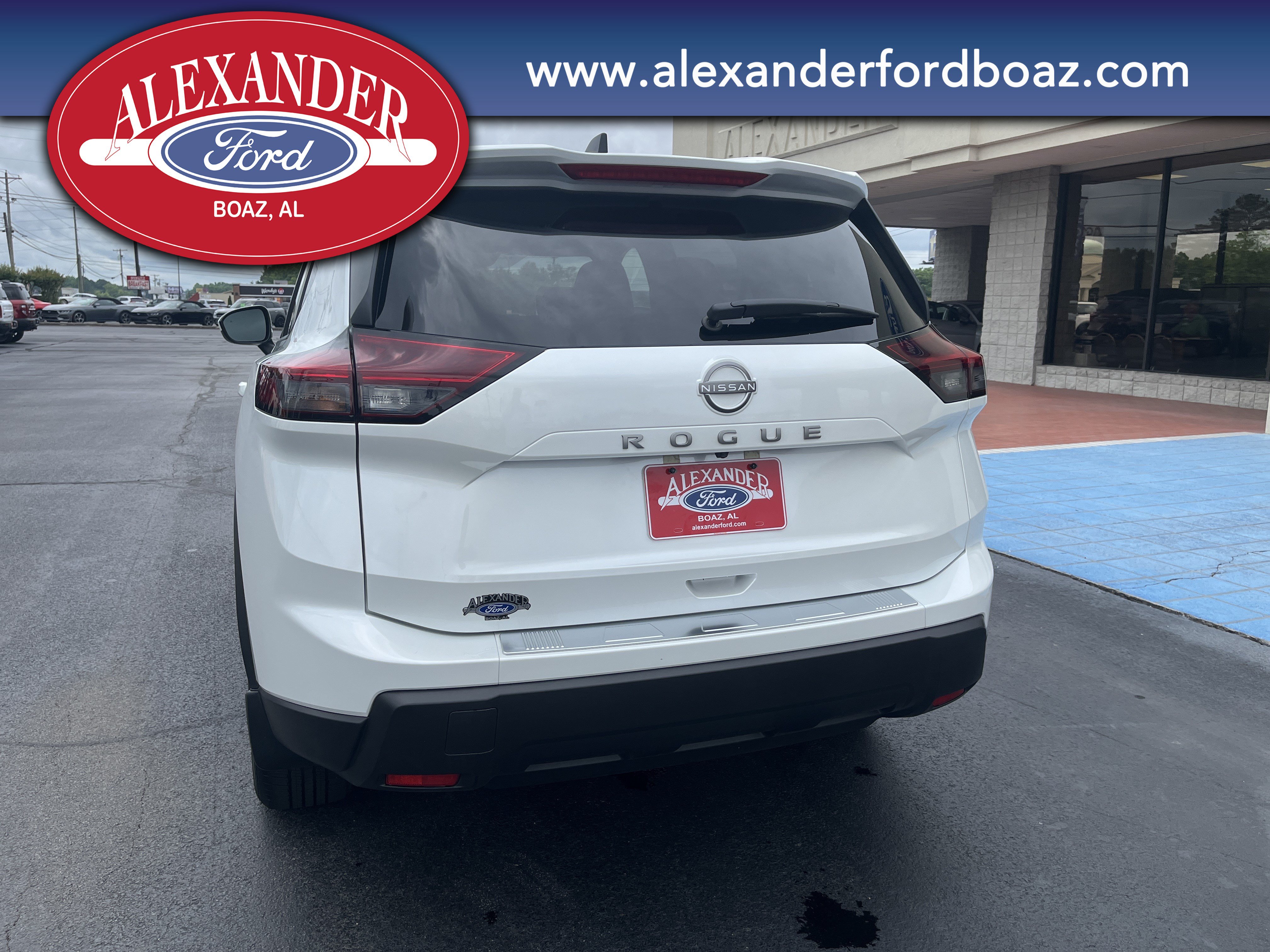 Used 2026 Nissan Rogue SV w/ Cold Weather Package FWD image 6