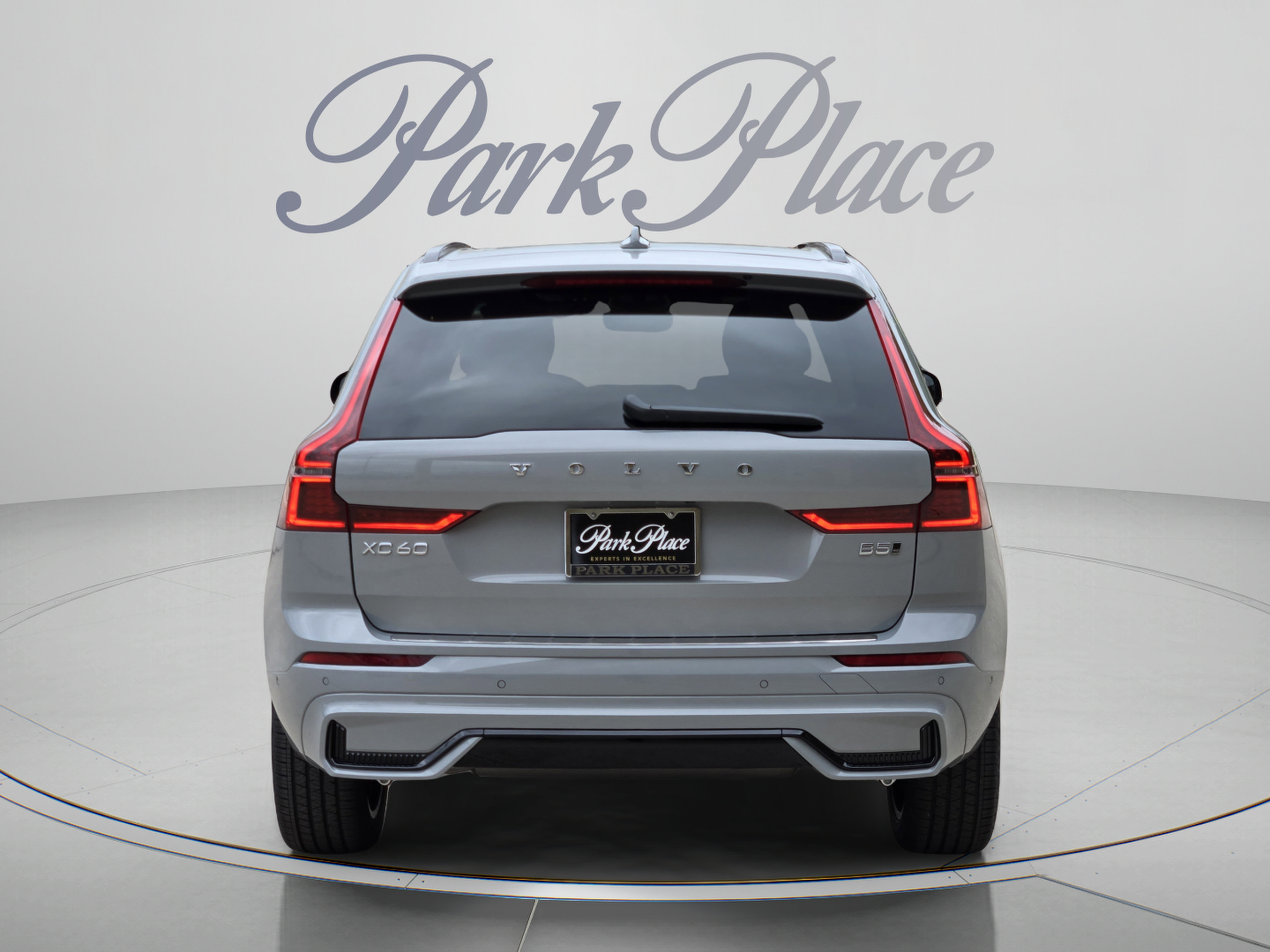 Used 2026 Volvo XC60 B5 Plus w/ Protection Package Premier AWD/4WD image 4