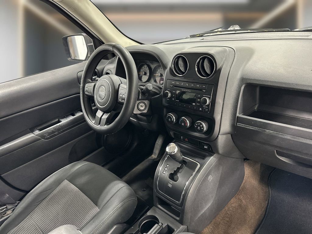 Used 2014 Jeep Patriot Sport w/ Power Value Group FWD image 6
