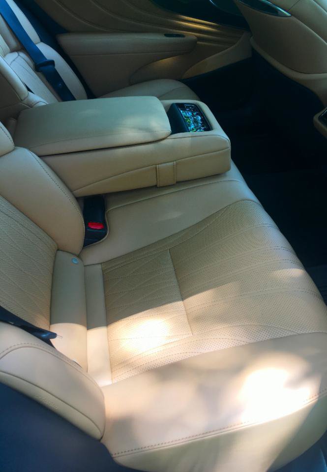 Used 2023 Lexus LS 500 w/ Interior Upgrade Package RWD image 23