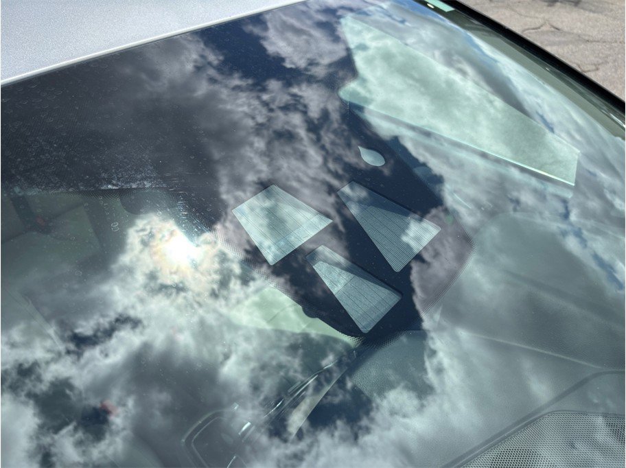 Used 2018 Ford Focus Titanium w/ Titanium Technology Package FWD image 12