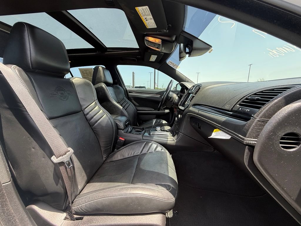 Used 2023 Chrysler 300 C RWD image 28