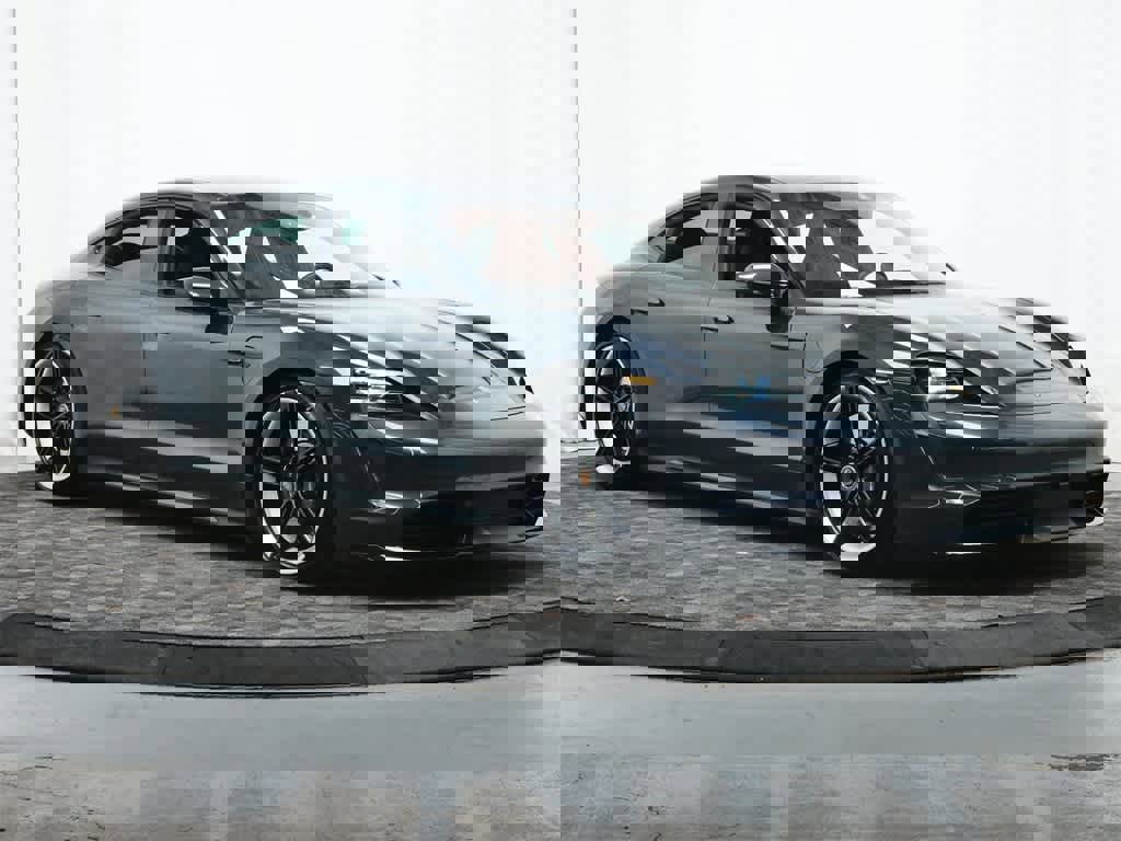 Used 2020 Porsche Taycan Turbo image 9