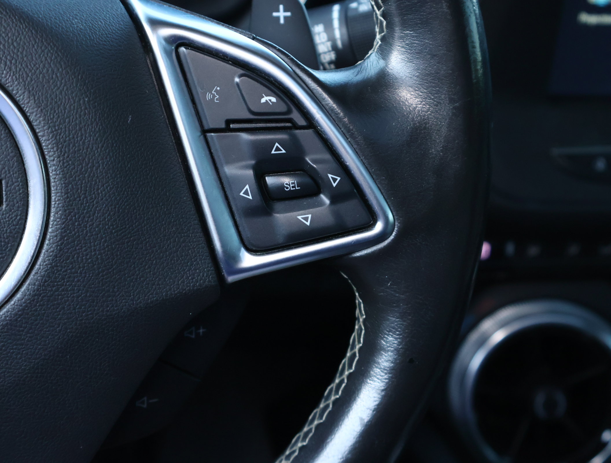 Used 2017 Chevrolet Camaro LT RWD image 12