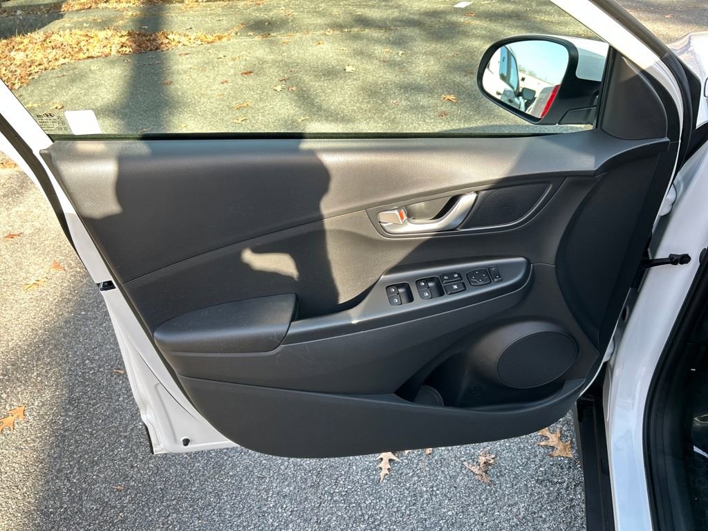 Used 2022 Hyundai Kona SEL w/ Convenience Package image 13