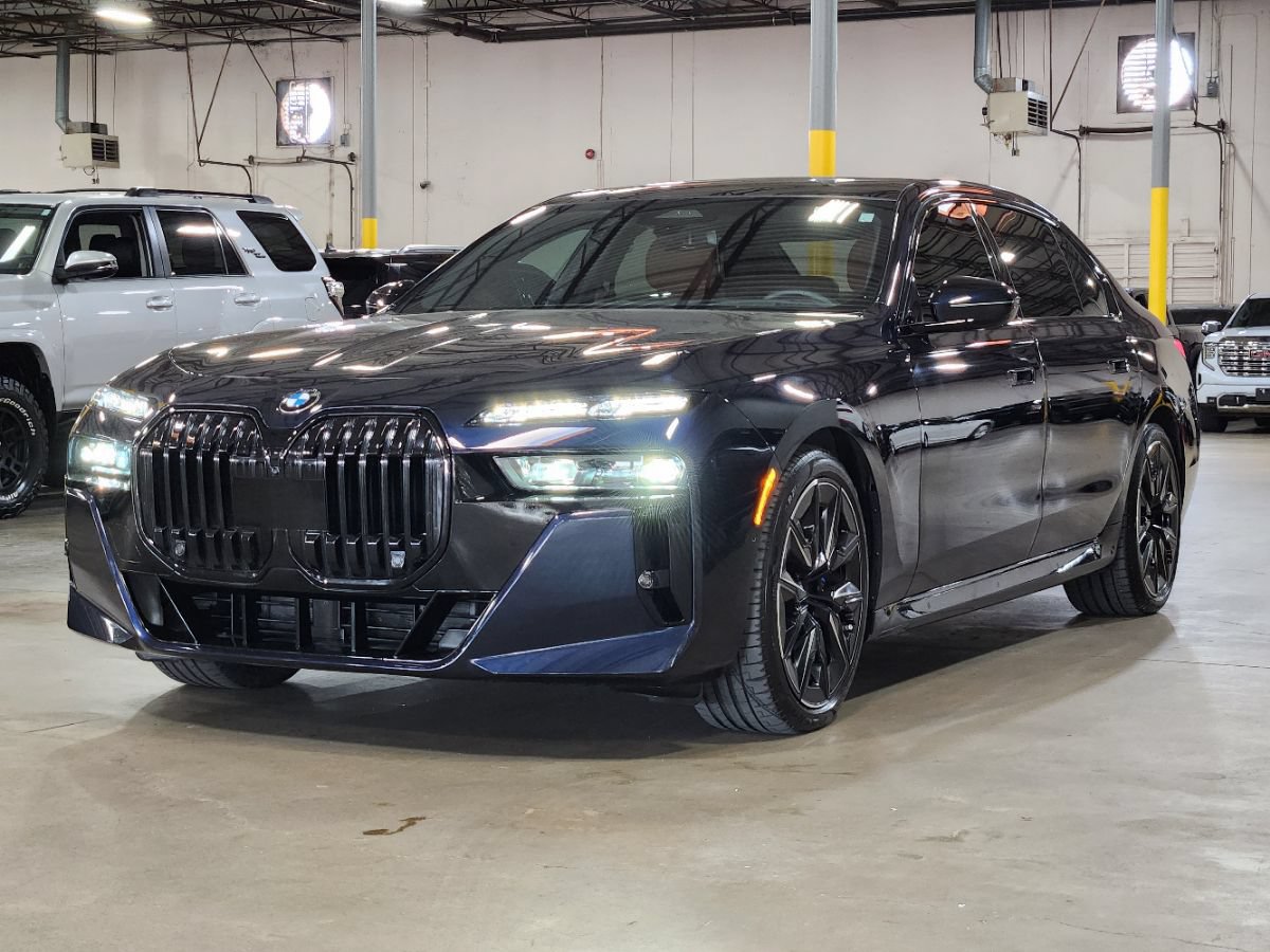 Used 2024 BMW 740i xDrive w/ Executive Package AWD/4WD image 4