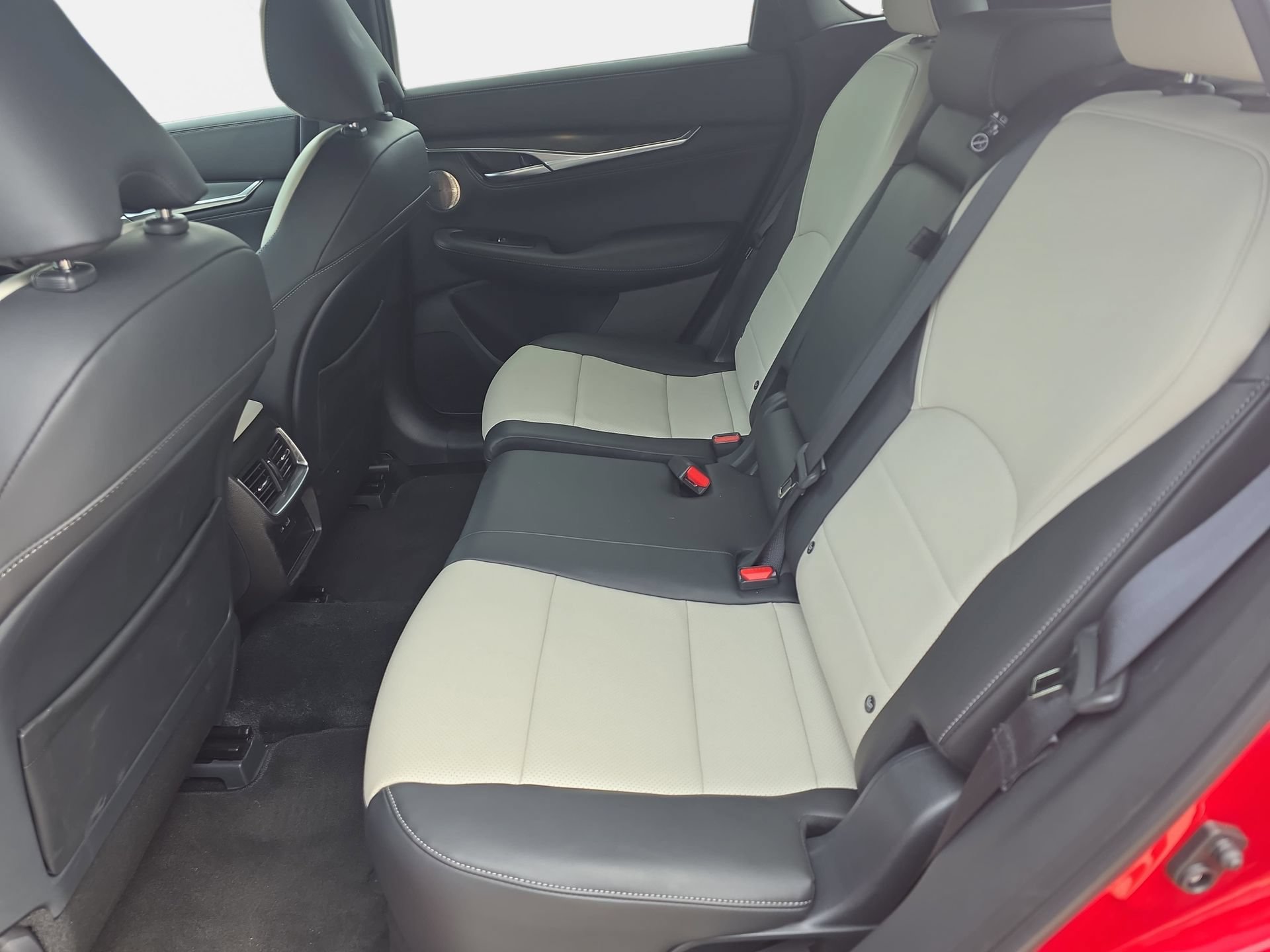 Certified 2025 INFINITI QX55 Essential AWD/4WD image 14