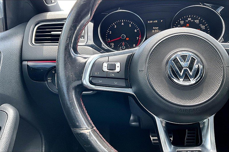 Used 2017 Volkswagen Jetta GLI FWD image 17