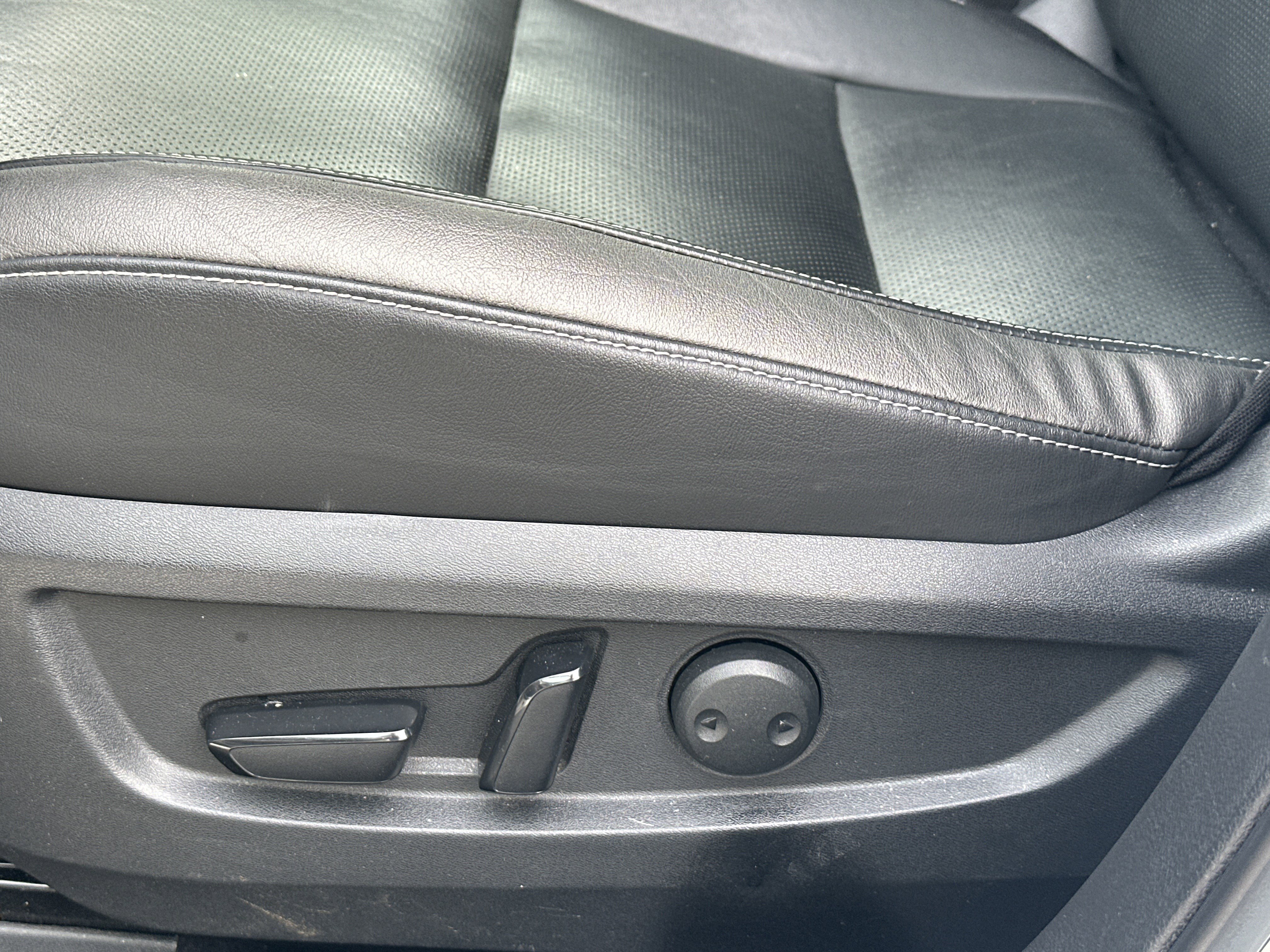 Used 2019 INFINITI QX50 Essential w/ Proactive Package FWD image 10
