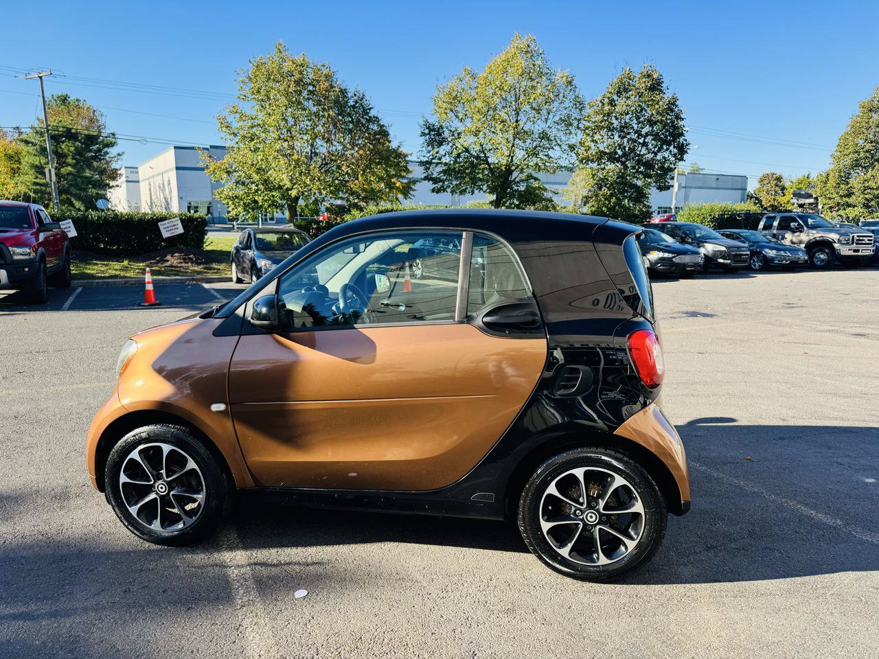 Used 2016 smart fortwo passion RWD image 9