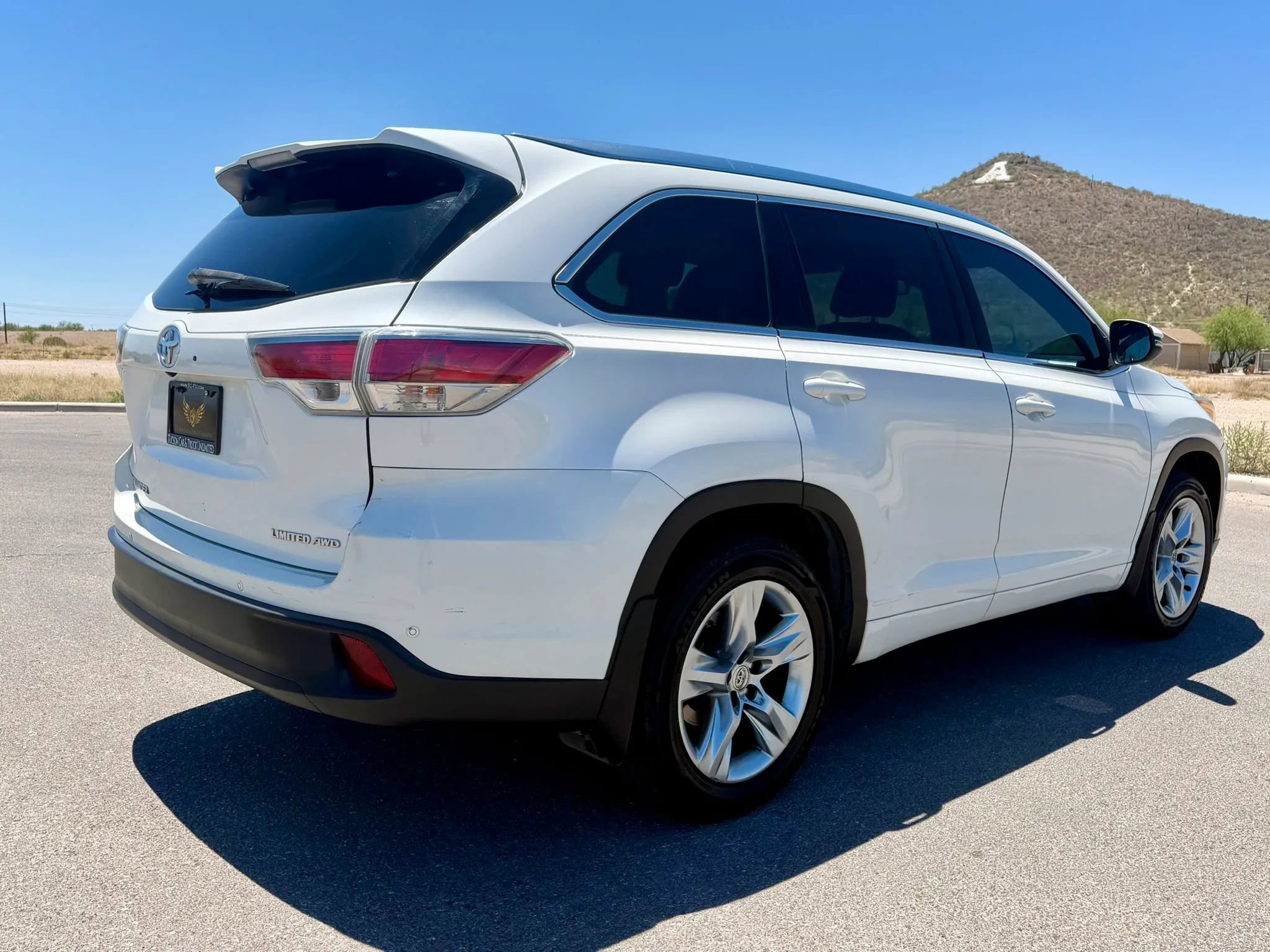 Used 2015 Toyota Highlander Limited Platinum AWD/4WD image 6
