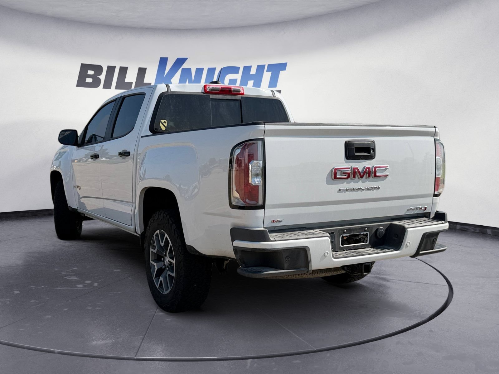 Used 2022 GMC Canyon AT4 w/ Trailering Package AWD/4WD image 3
