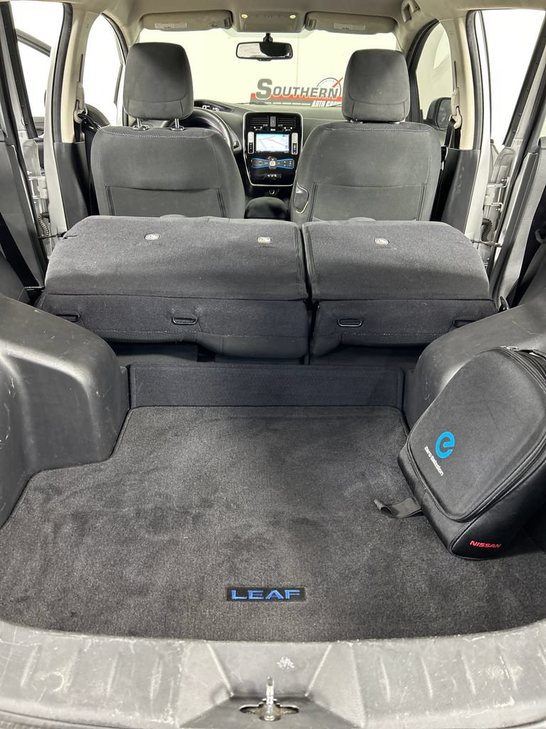 Used 2015 Nissan Leaf SV FWD image 21