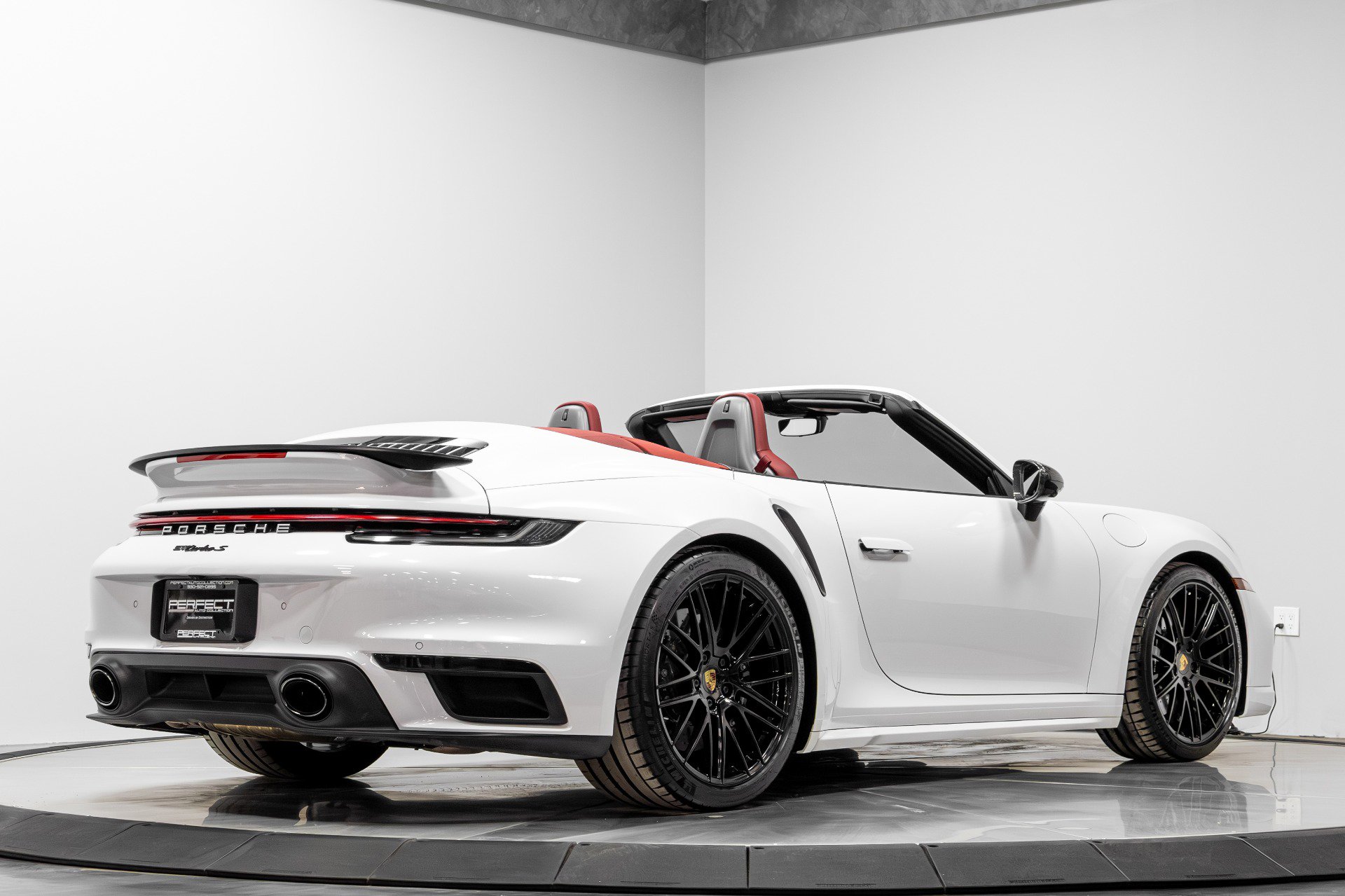 Used 2021 Porsche 911 Turbo S image 15