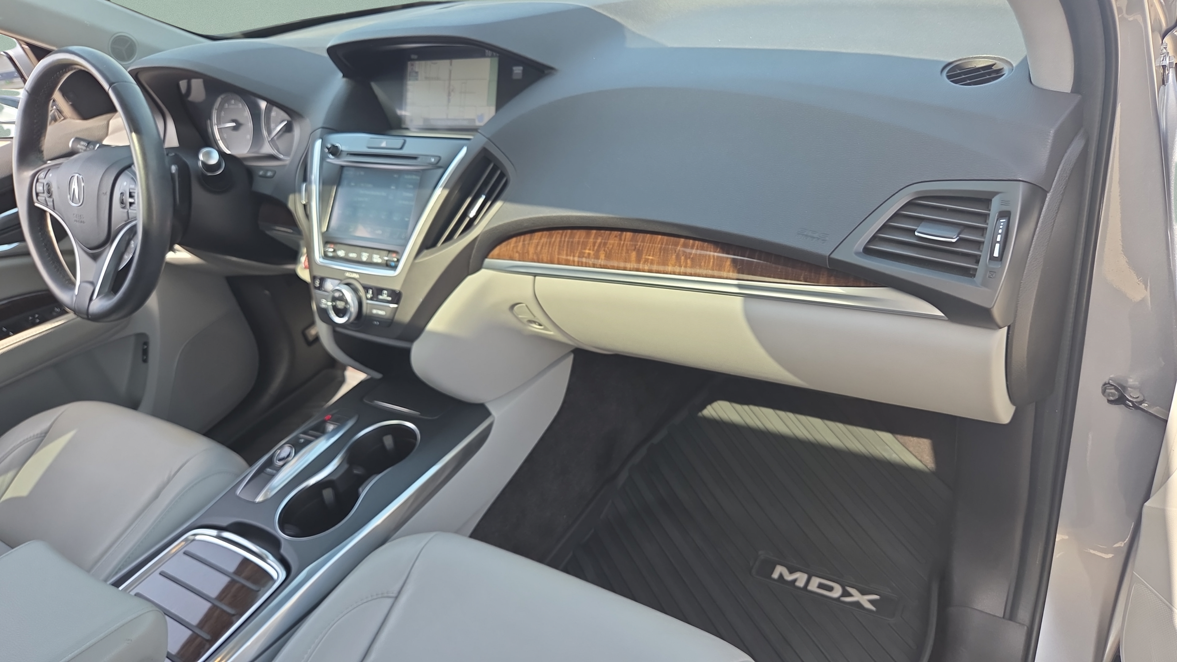 Used 2018 Acura MDX SH-AWD w/ Technology Package image 16
