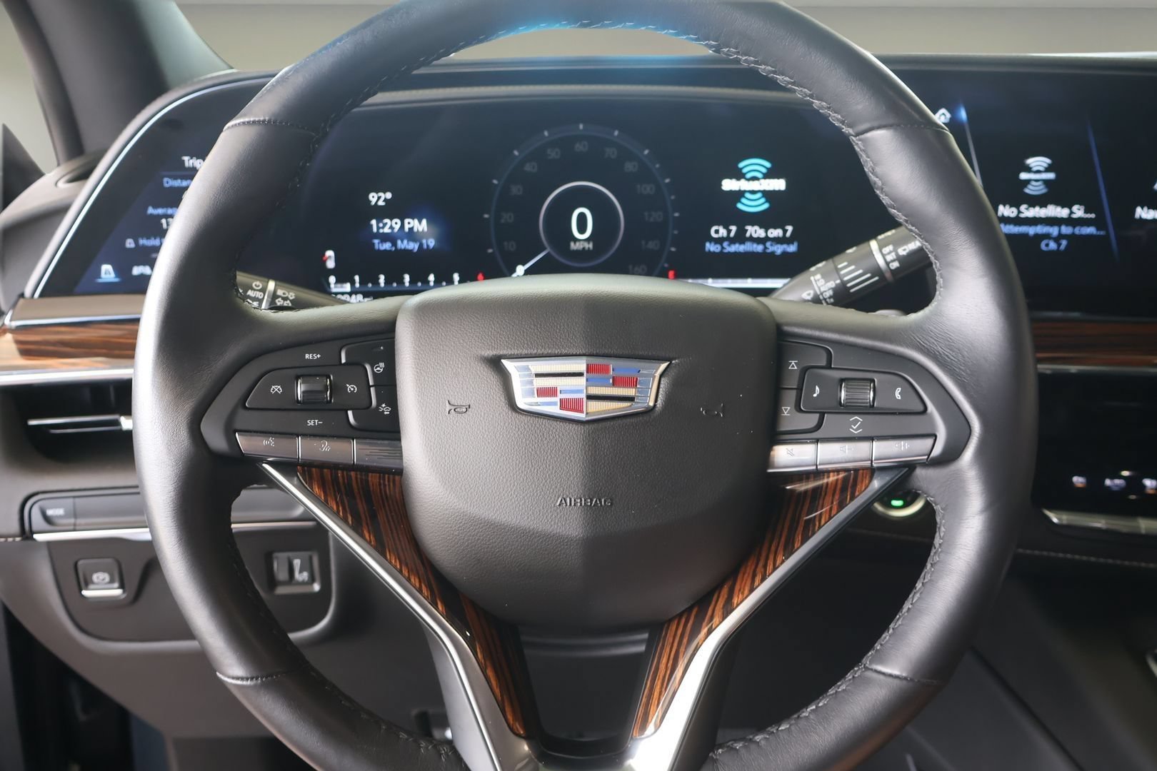 Used 2021 Cadillac Escalade Premium Luxury RWD image 19