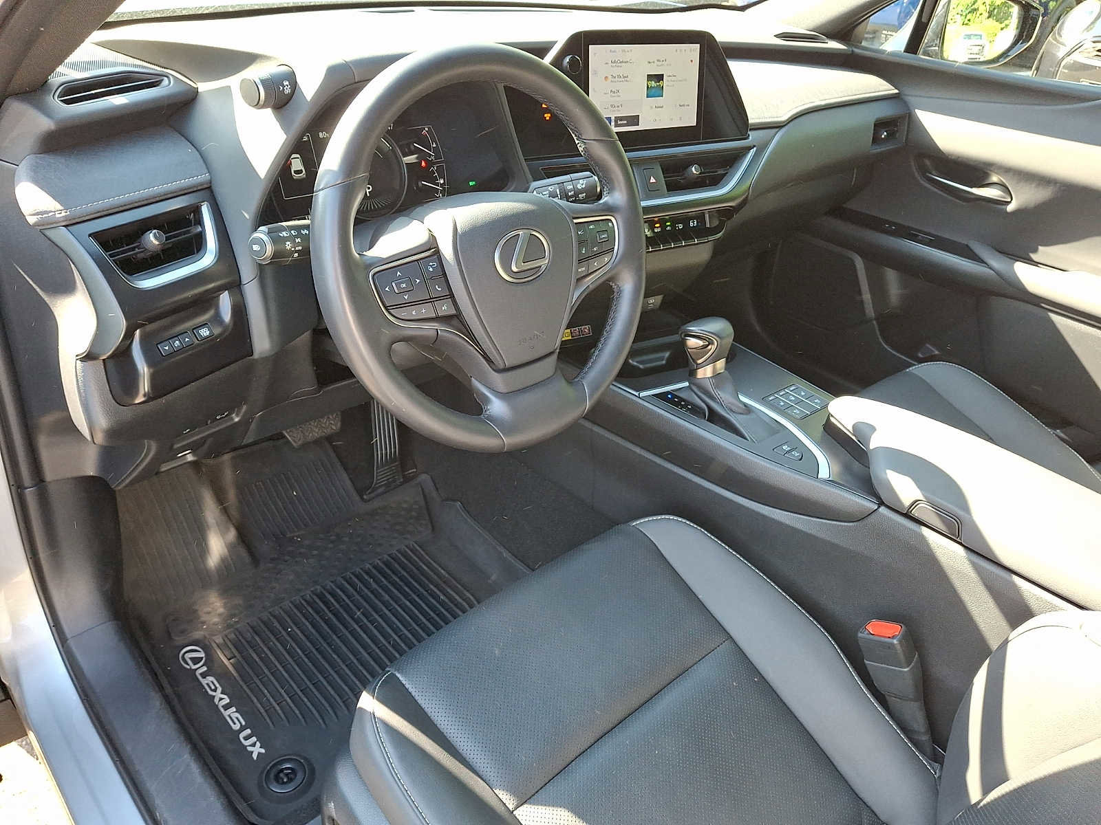 Used 2023 Lexus UX 250h AWD w/ Accessory Package (Z2) image 10