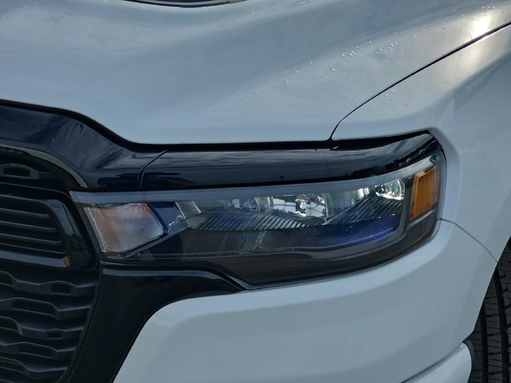 New 2026 RAM 1500 Express AWD/4WD image 32