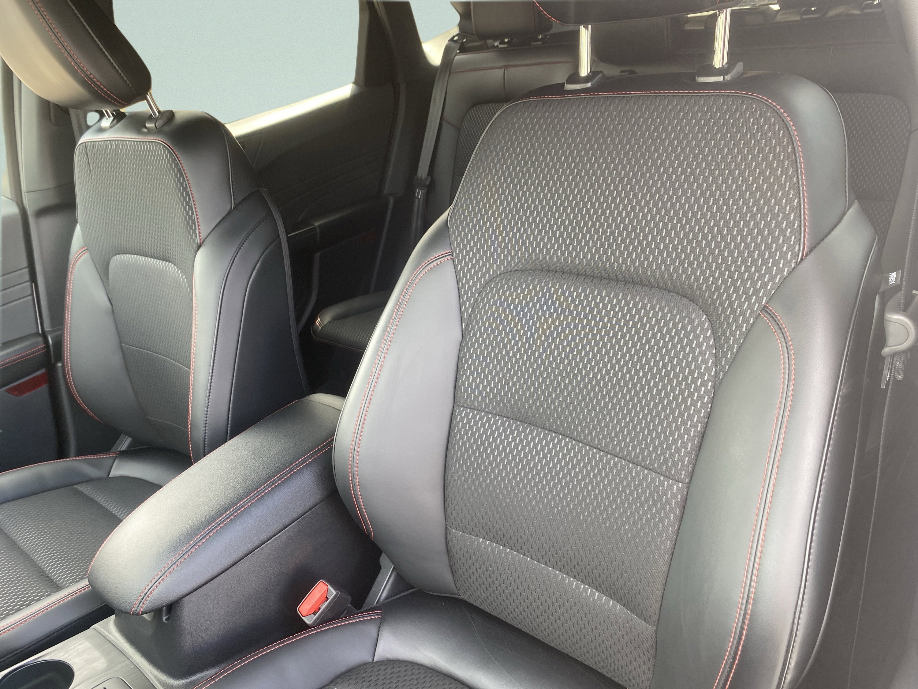 Used 2025 Ford Escape ST-Line w/ Cold Weather Package image 14