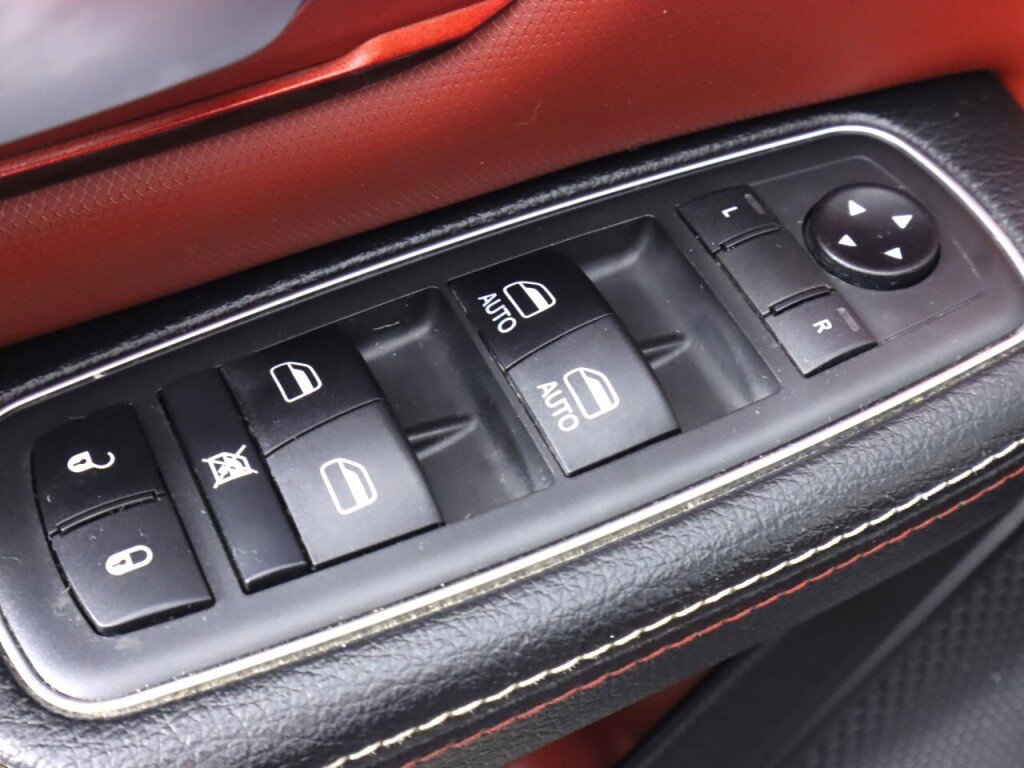 Used 2019 RAM 1500 Rebel image 30