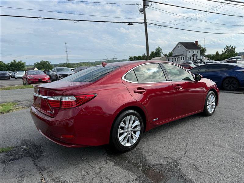 Used 2013 Lexus ES 300h w/ Luxury Pkg FWD image 5