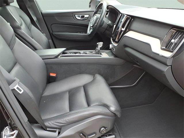 Used 2020 Volvo XC60 T6 Inscription w/ Protection Package Premier image 23