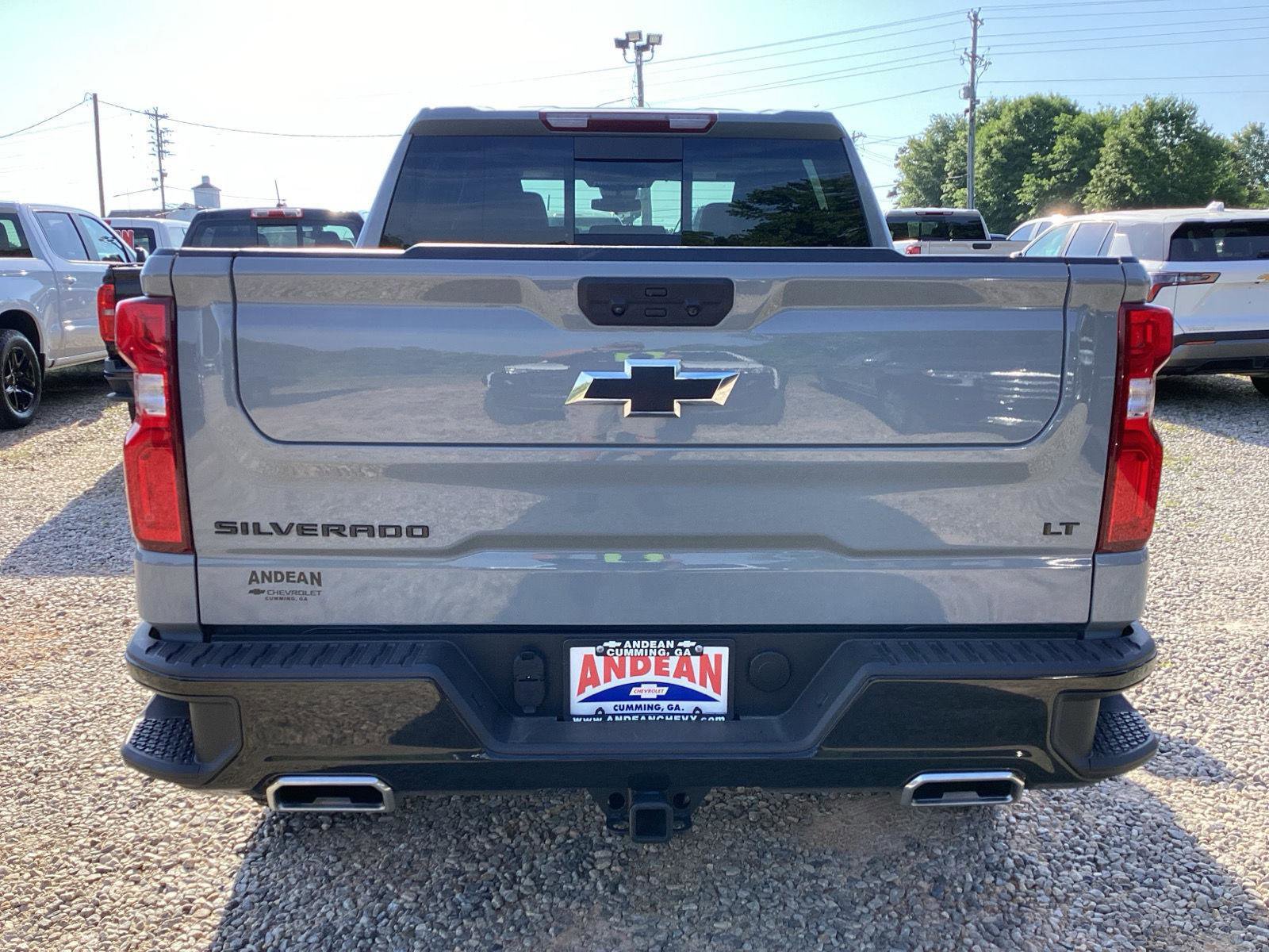 Used 2024 Chevrolet Silverado 1500 LT Trail Boss w/ Convenience Package II AWD/4WD image 3