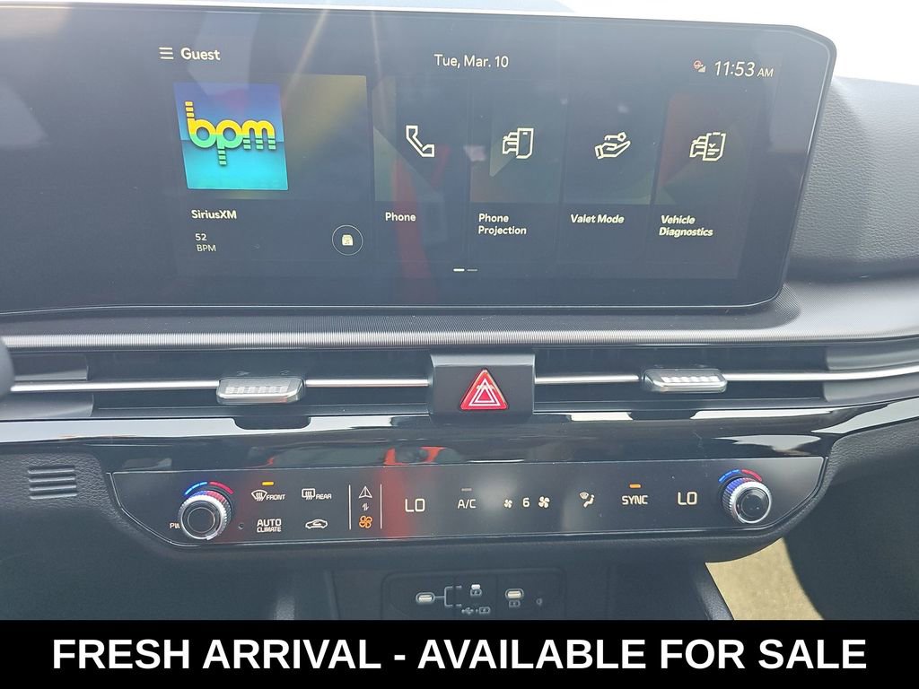 Used 2026 Kia Sportage EX image 11