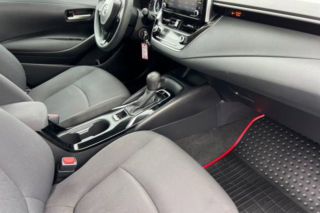 Used 2021 Toyota Corolla LE image 16