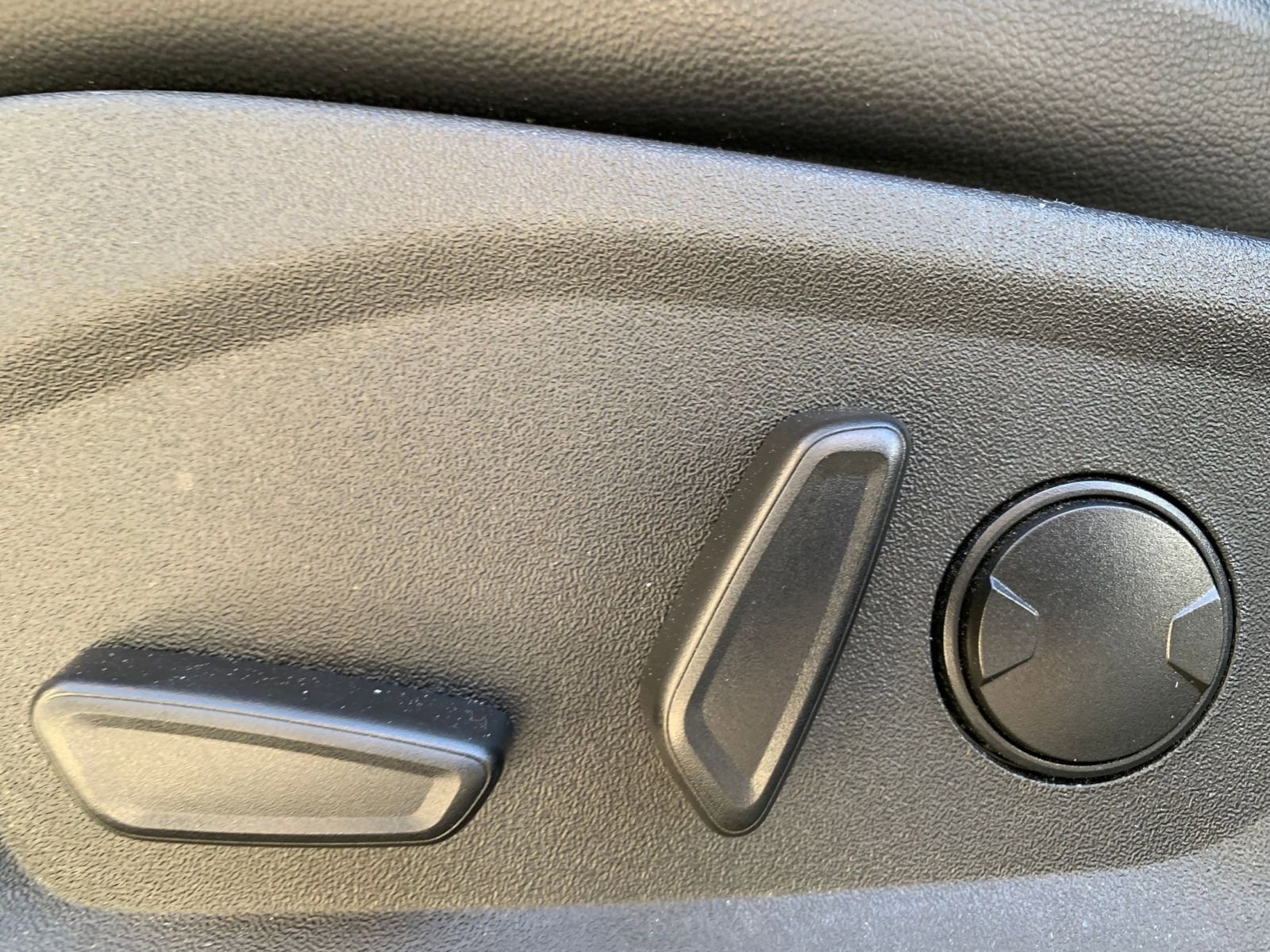 Used 2024 Ford Edge SEL image 23