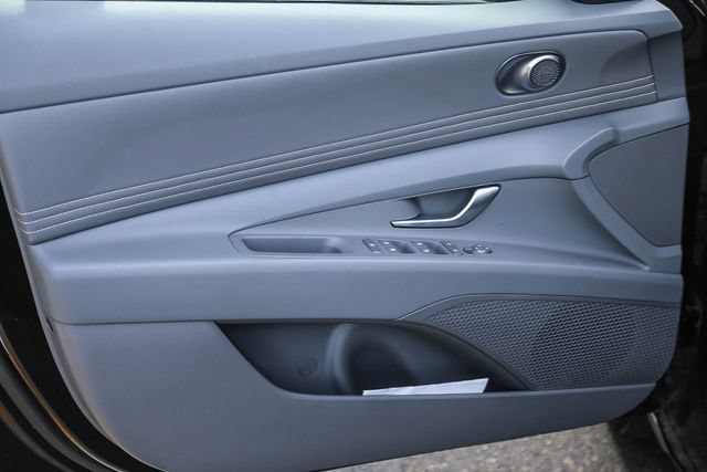 New 2025 Hyundai Elantra SEL FWD image 23