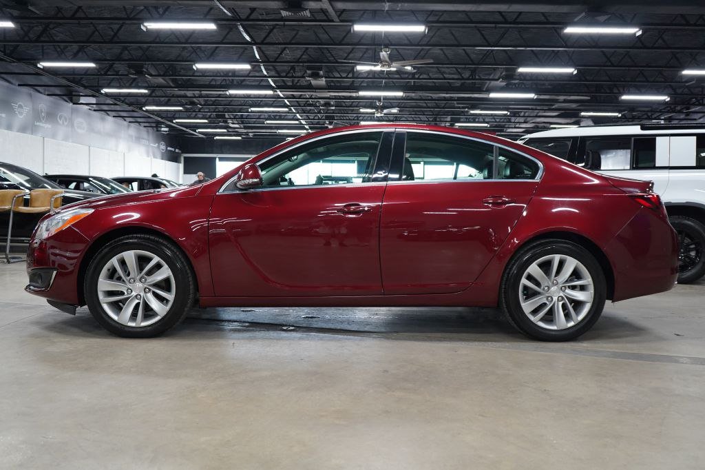 Used 2017 Buick Regal Premium w/ Driver Confidence Package #1 AWD/4WD image 3