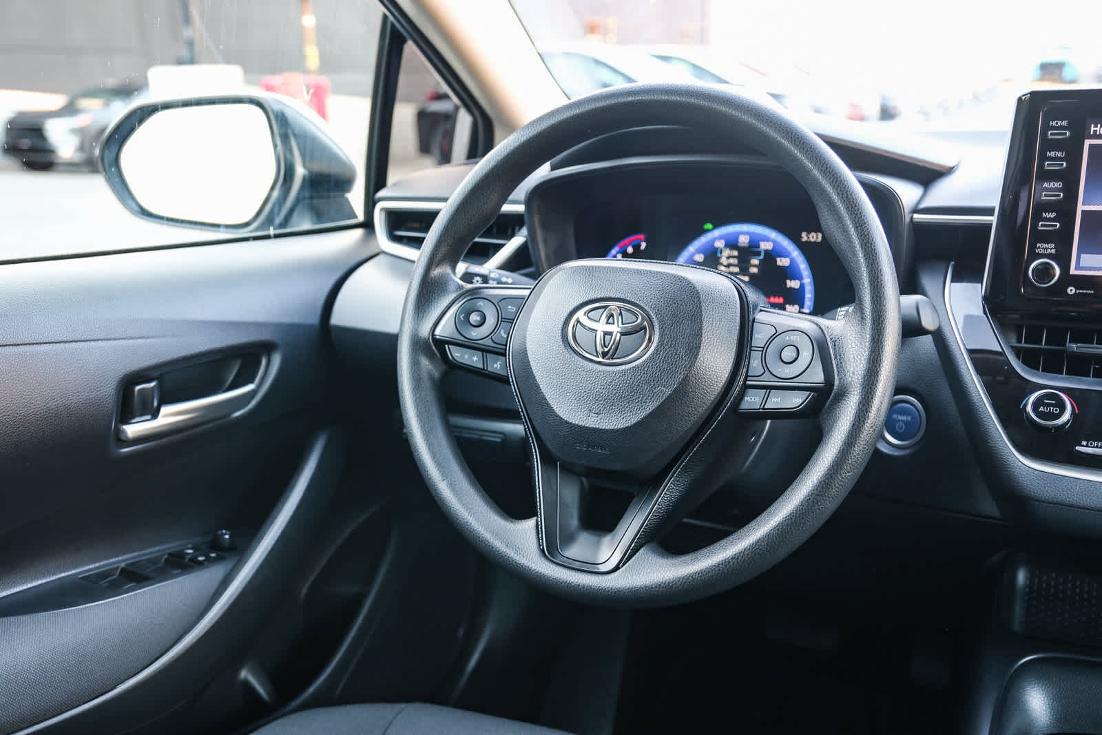 Used 2021 Toyota Corolla LE FWD image 17