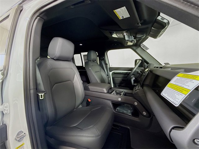 New 2026 Land Rover Defender 130 X-Dynamic SE image 31