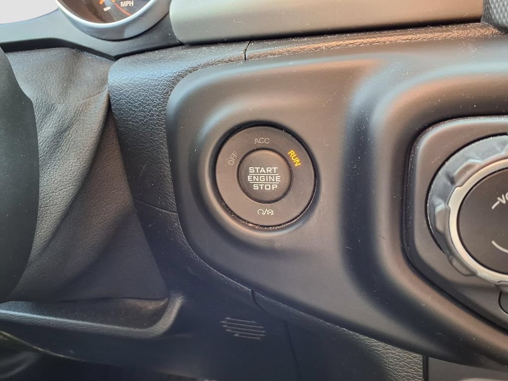 Used 2021 Jeep Gladiator Sport AWD/4WD image 13