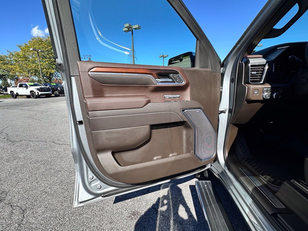 Certified 2025 GMC Sierra 1500 Denali w/ Denali Reserve Package AWD/4WD image 23