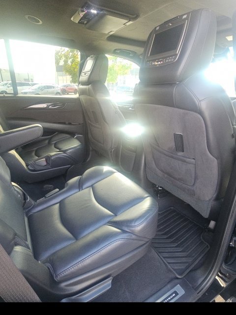 Used 2018 Cadillac Escalade Platinum AWD/4WD image 9