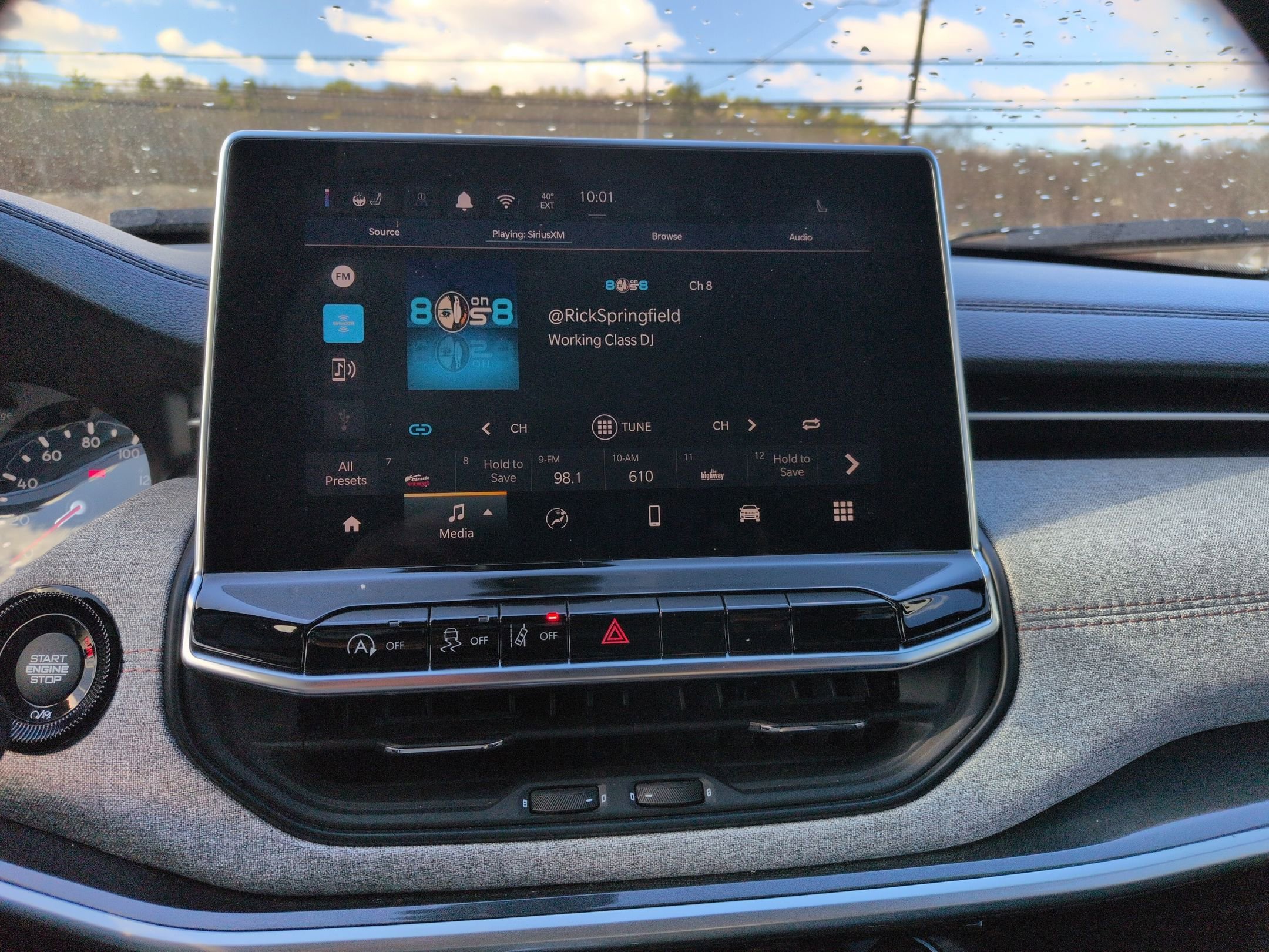 Used 2024 Jeep Compass Latitude image 10