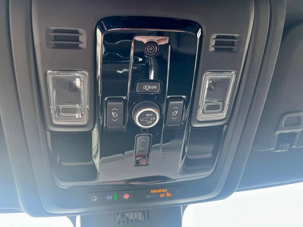 Used 2026 Chevrolet Suburban High Country AWD/4WD image 22