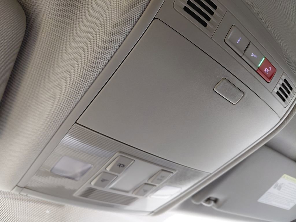 Used 2022 Volkswagen Taos SE image 38