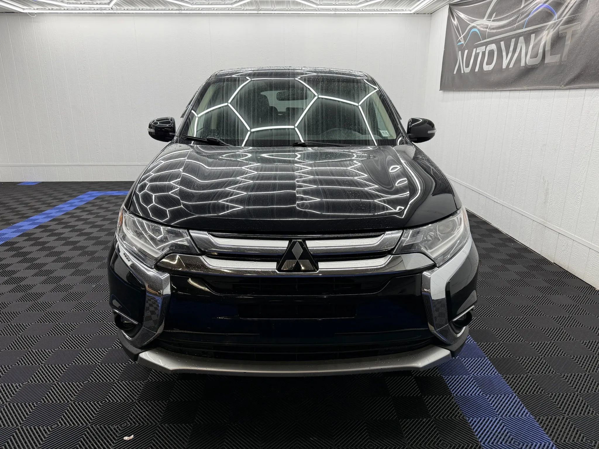 Used 2017 Mitsubishi Outlander SE image 4