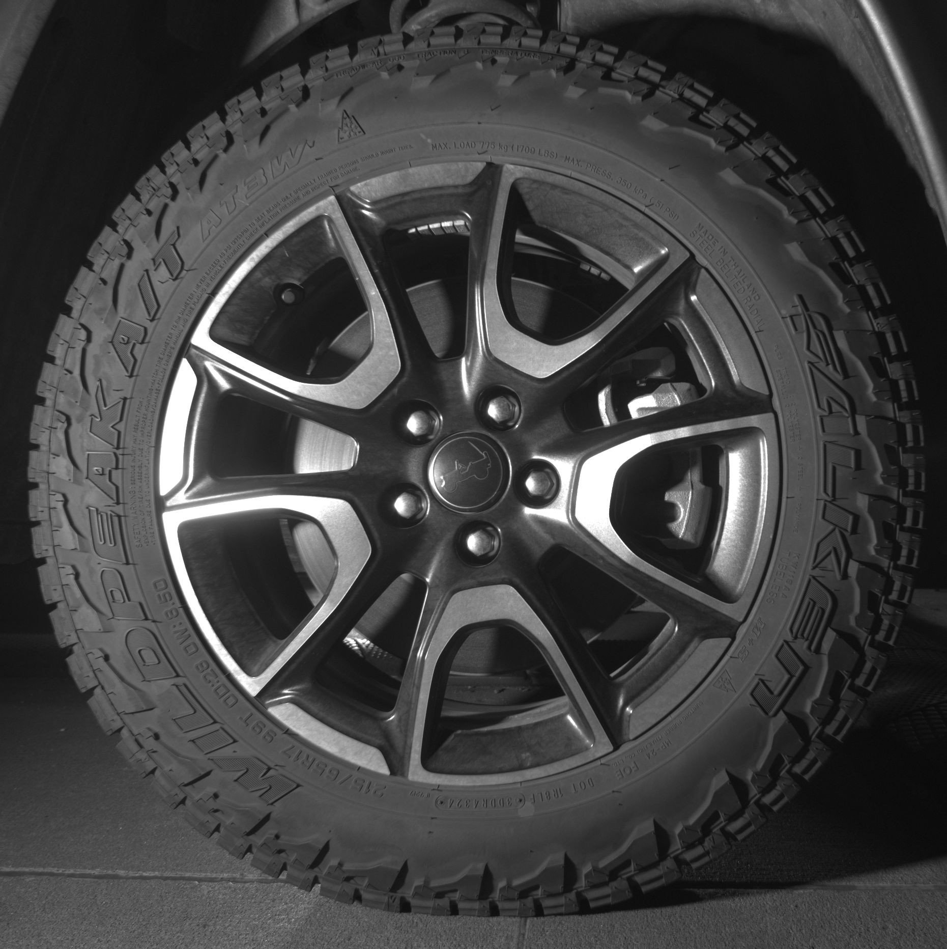 Used 2025 Jeep Compass Trailhawk AWD/4WD image 13