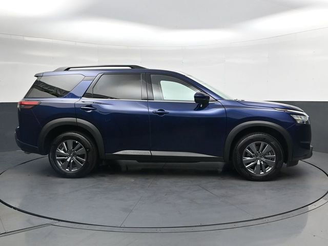 Used 2025 Nissan Pathfinder SV FWD image 8