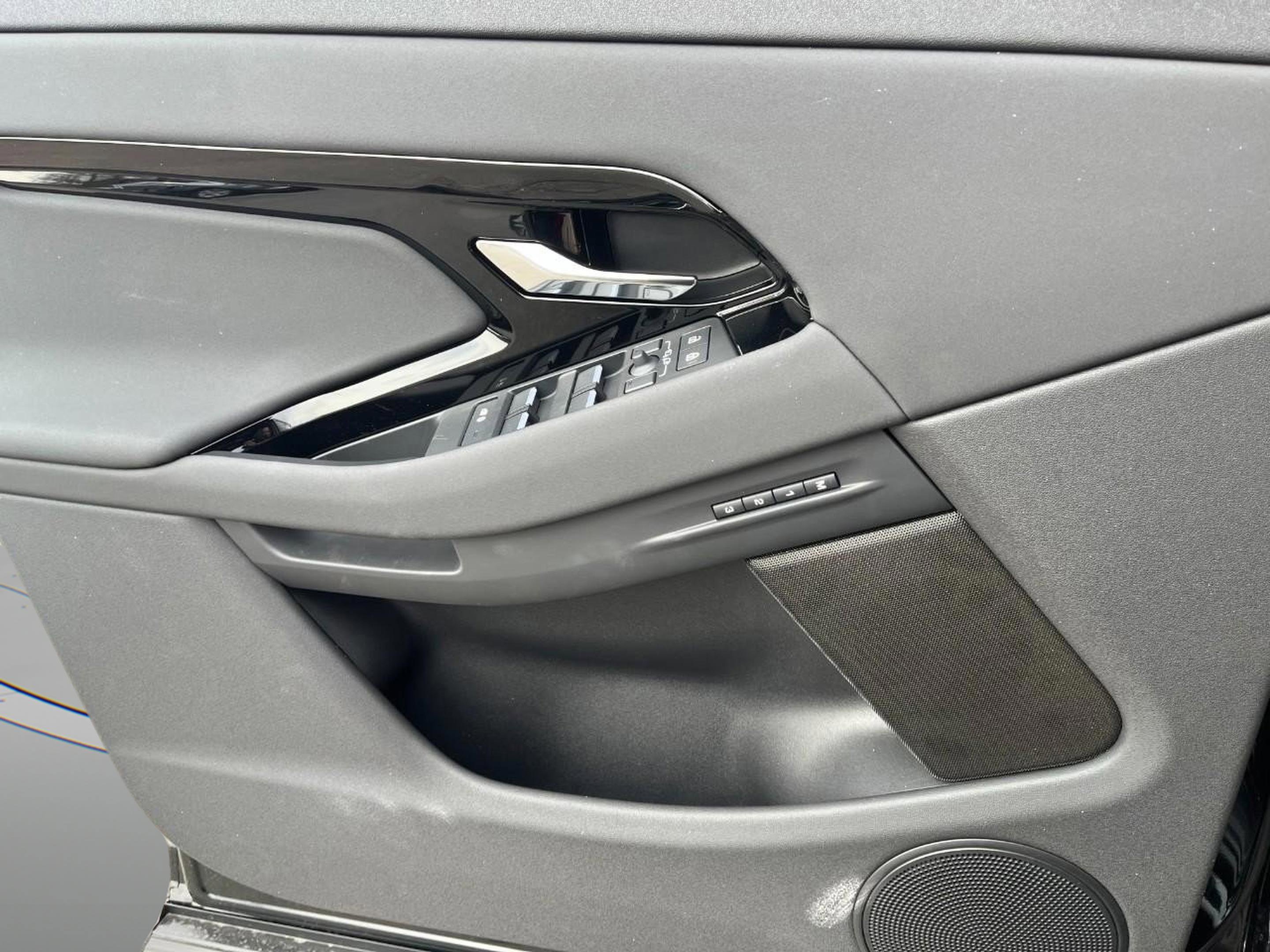 Used 2026 Land Rover Range Rover Evoque S image 30