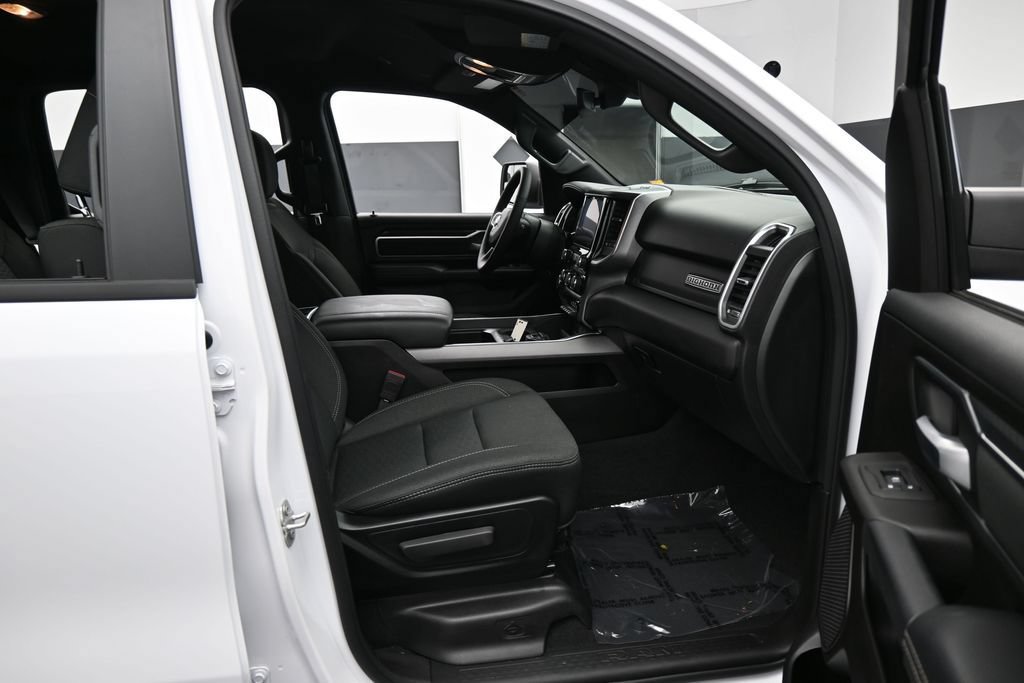 Used 2025 RAM 1500 Big Horn AWD/4WD image 37