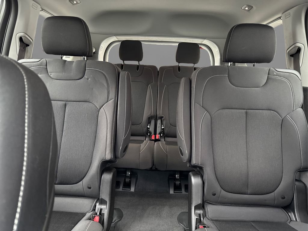 Used 2023 Jeep Grand Cherokee L Laredo image 18